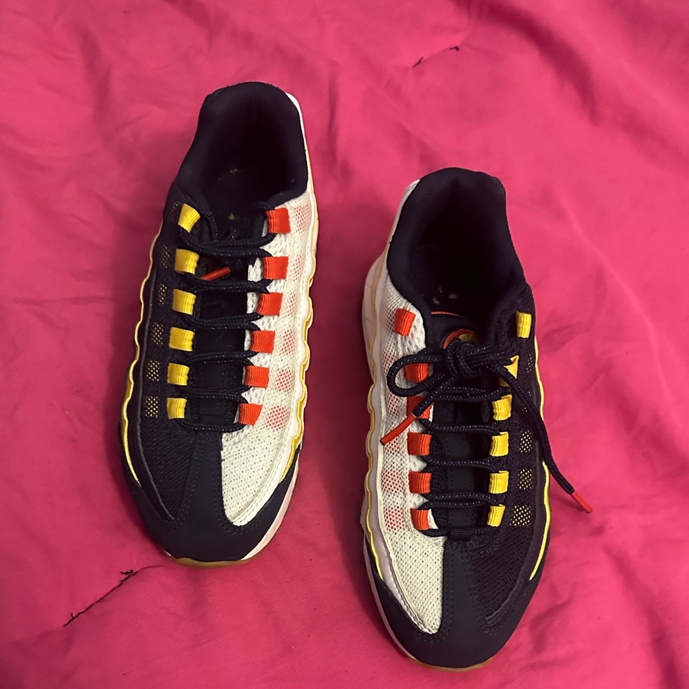 Nike Kids Sneakers Blue White Orange Yellow - Picture 1 of 5